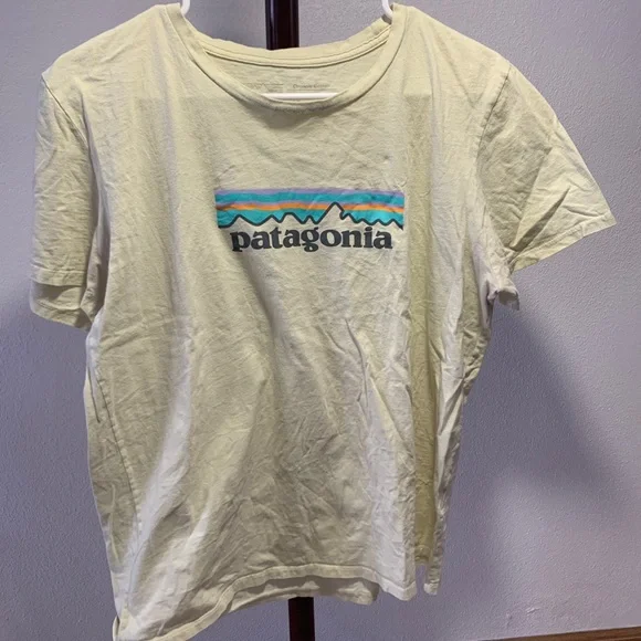 Patagonia T-shirt - Picture 2 of 5